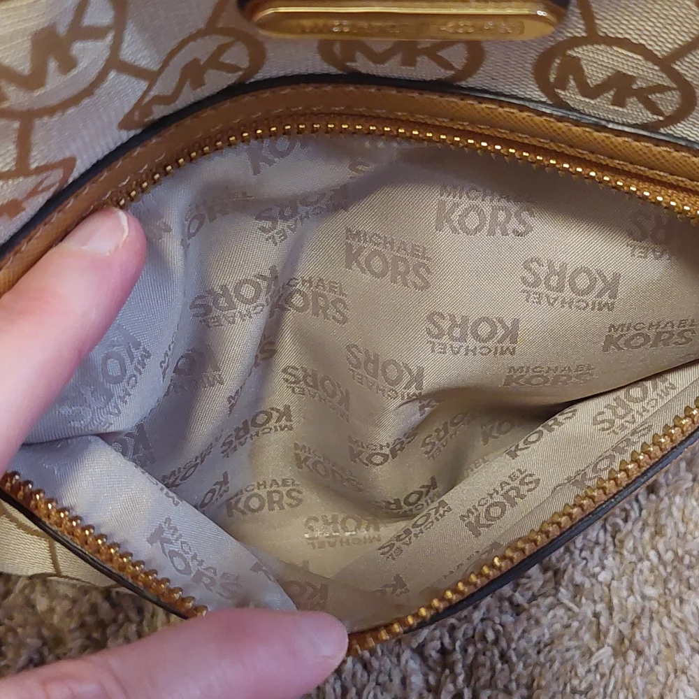 MICHAEL KORS Kempton Signature Circle Monogram Fabric and Leather Tote Bag